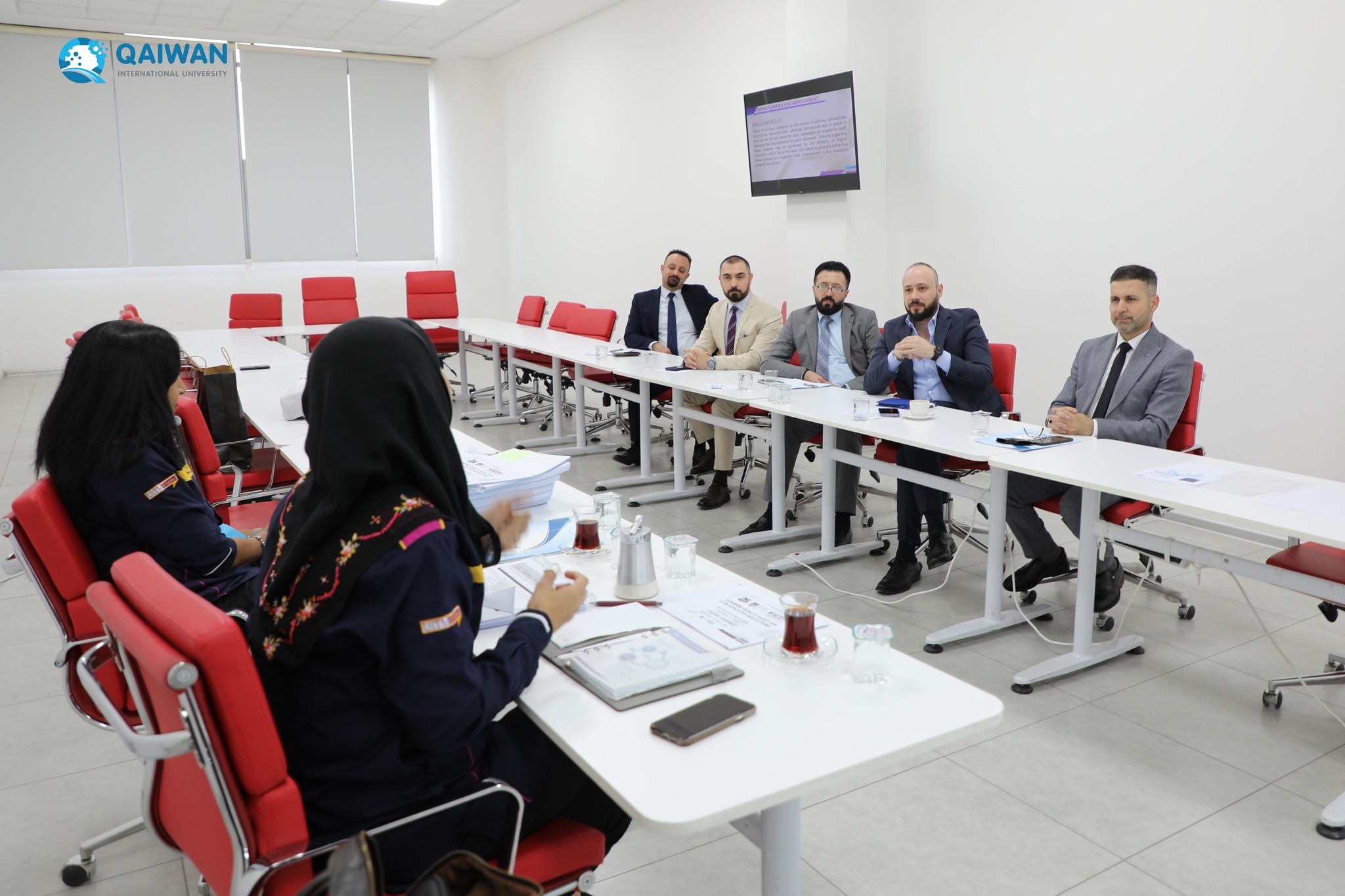 The QIU top management team and the UiTM Quality Audit team had a meeting that highlighted the university's accomplishments and strengths